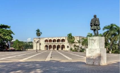 Santo Domingo: Family-Friendly Private Walking Tour