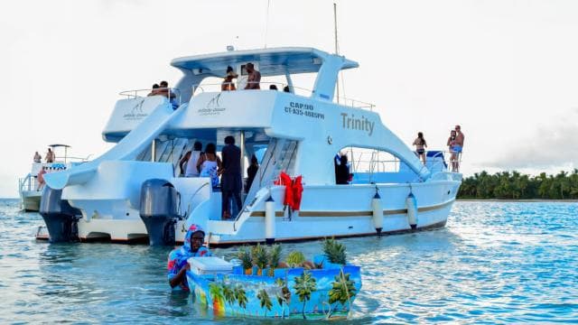 Punta Cana Catamaran Party– Snorkeling, Open Bar & Music