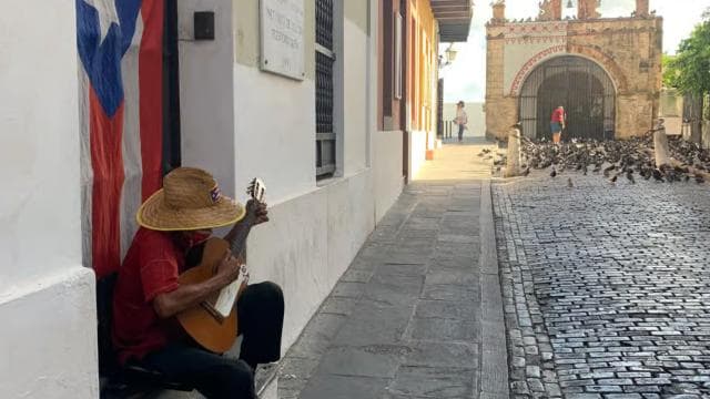 San Juan: Old San Juan Walking Tour with a Certified Guide