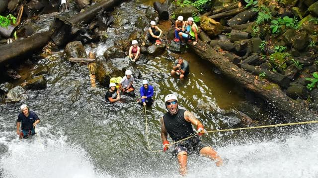 Jaco Beach: Waterfall Canyoning