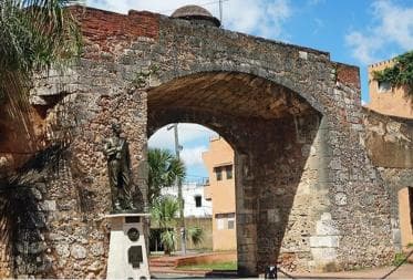 Private:Santo Domingo: Street Tour with Local Guide - Dominican Republic