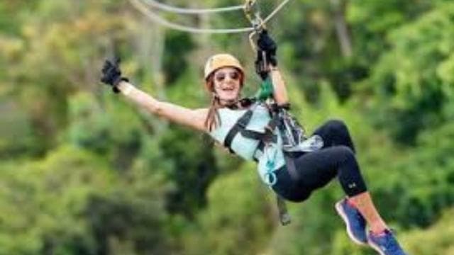 San Juan: Urban Park Sky Bull Zipline Experience