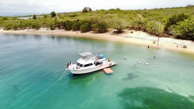 Fajardo: Culebra Island Guided Snorkeling Boat Tour