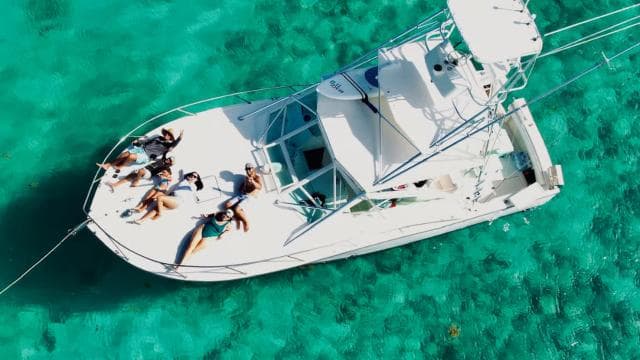 Icacos or Palomino: Luxury Yacht Tour. Snorkeling and Lunch