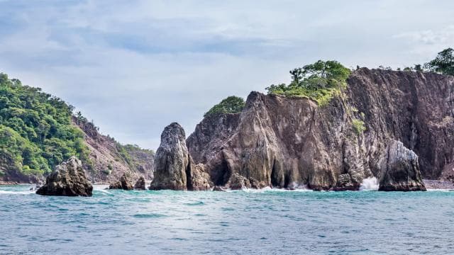 From Jaco: Tortuga Island Day Trip with Activities