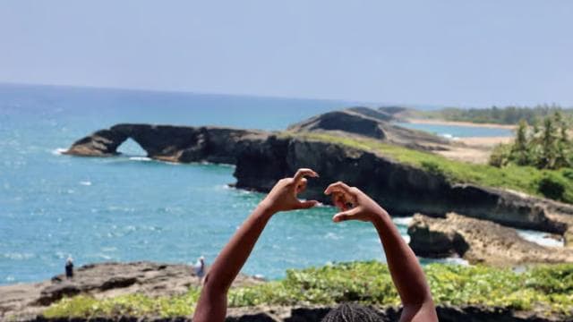 Puerto Rico: North Coast Springs, Caves, and Beach Tour