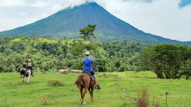 La Fortuna: Guided Horseback Riding Experience and Tour