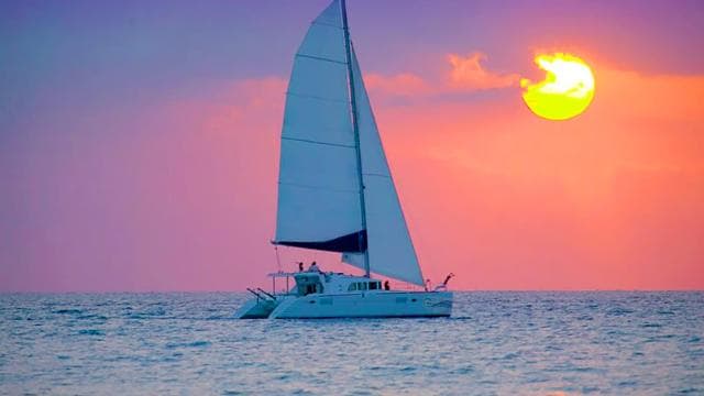 Fajardo: Afternoon Sailing Charter with Appetizers & Drinks