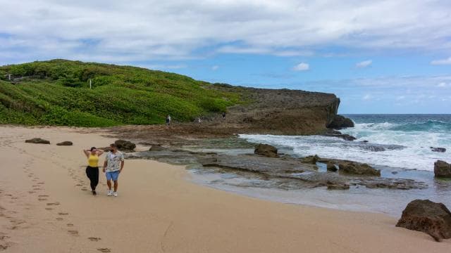 From San Juan: Cave of the Taino Indian Trek and Beach Tour