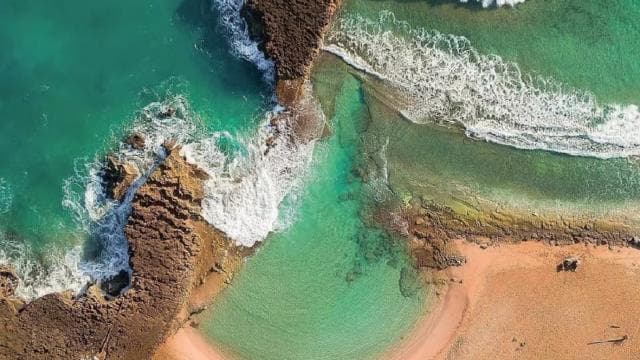 Puerto Rico: North Coast Springs, Caves, and Beach Tour