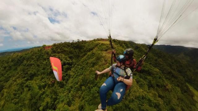 Jaco: 1500ft Tandem Paragliding Flight with Beach Views