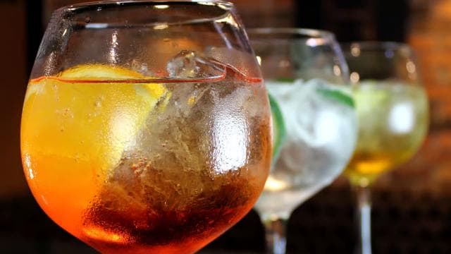San José: Food Culture Tour with Cooking and Cocktail Class