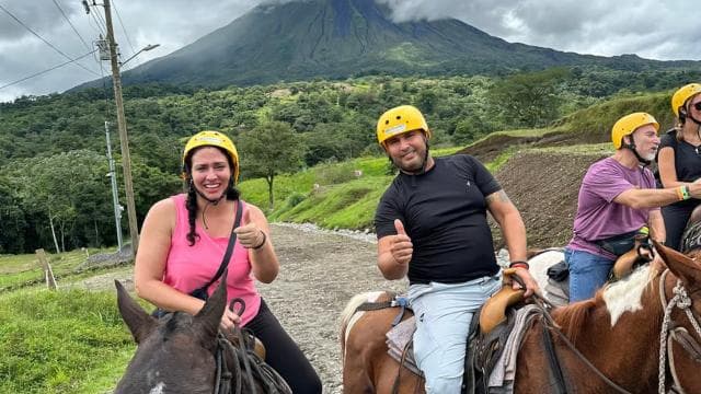 La Fortuna: Arenal Volcano Horseback Riding