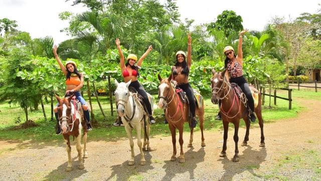 Jaco Beach: Horseback Riding with Natural Pool Stop