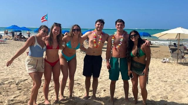 San Juan: Coquito Drink & Salsa Beach Class