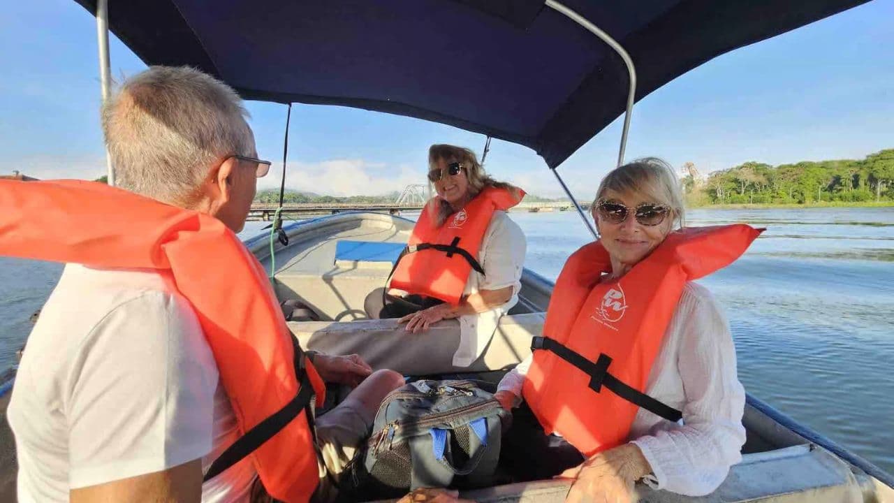 Excursion: Colonial City, Colón Lighthouse and 3 Eyes Park