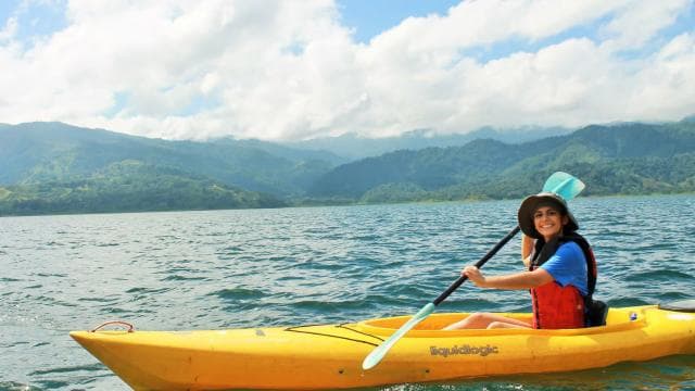 Lake Arenal: Kayaking and Biking Combo Tour