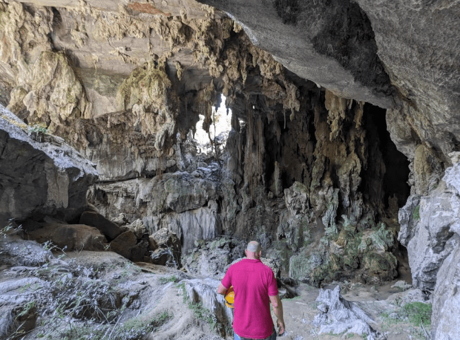 Viñales Caves Vintage Car Tour