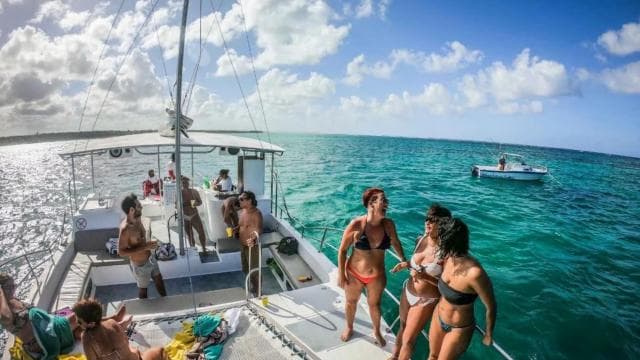 Punta Cana: Catamaran Adventure with Snorkeling and Drinks