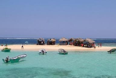 Cayo Arena: VIP Experience in Luxury Catamaran