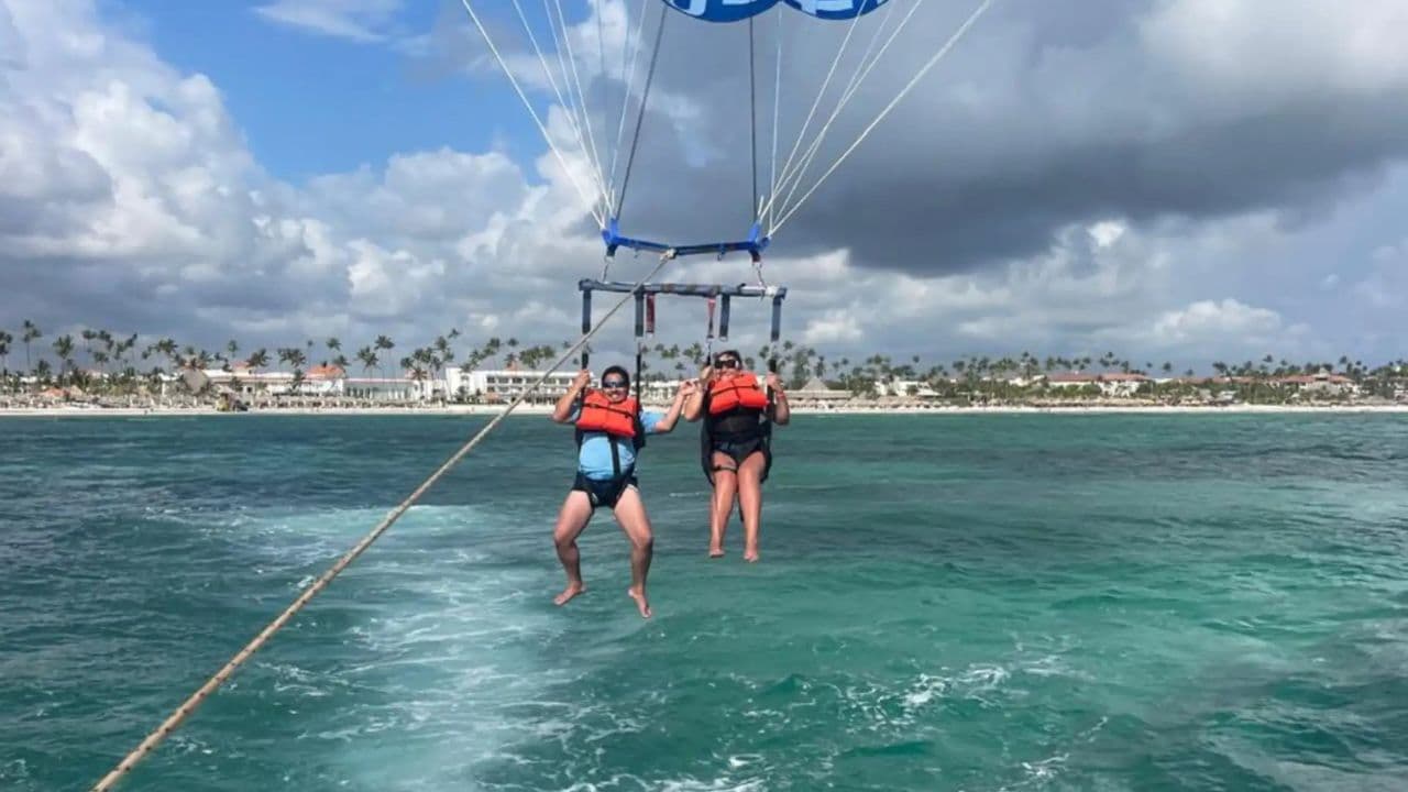 Punta Cana: Parasailing Adventure Adrenaline