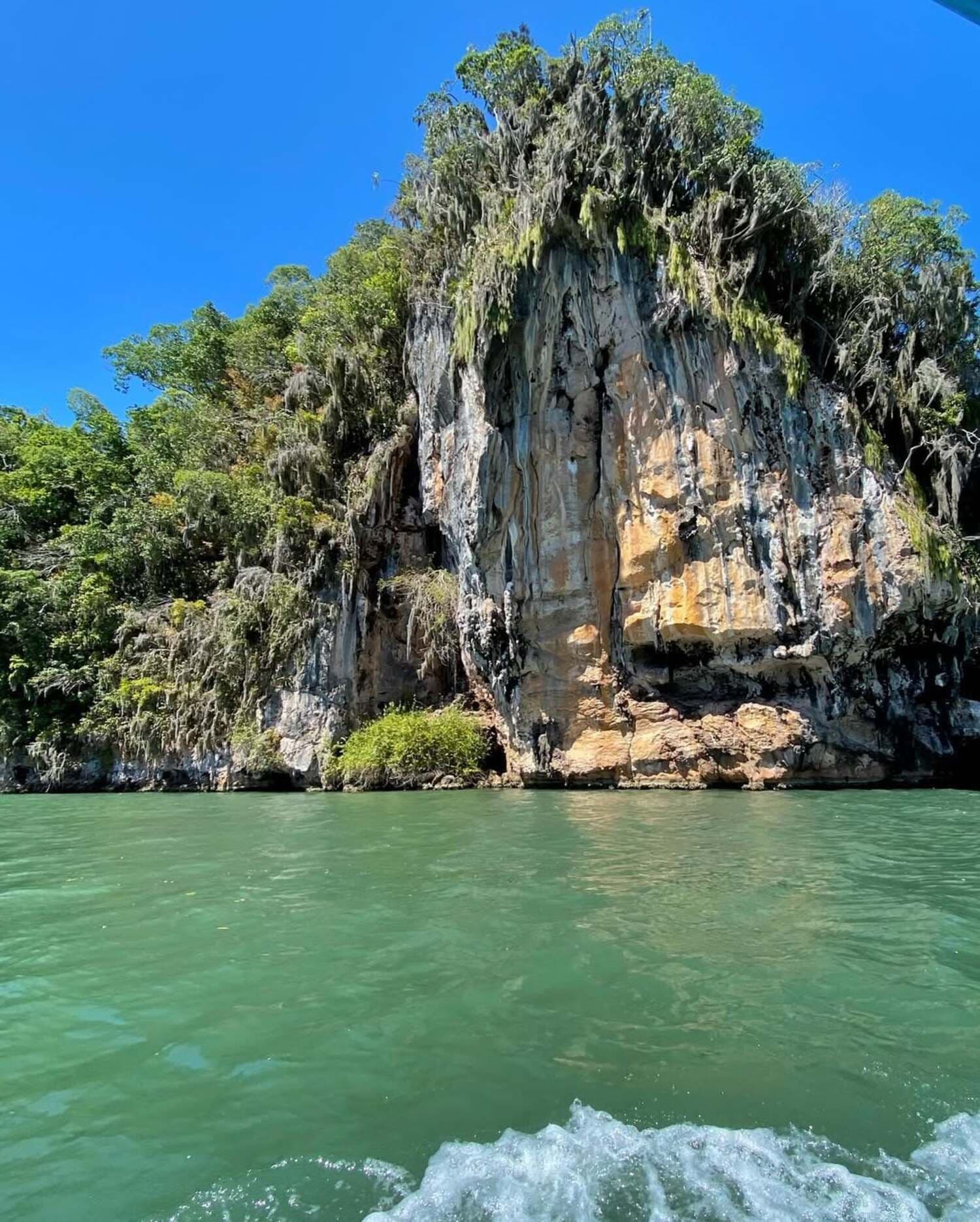 Punta Cana to Los Haitises Tour + Cayo Levantado & Montaña Redonda