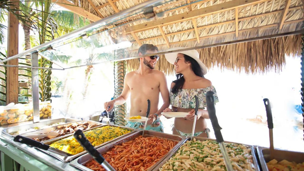 Pivate boat Saona Island Day Trip with Snorkeling and Lunch