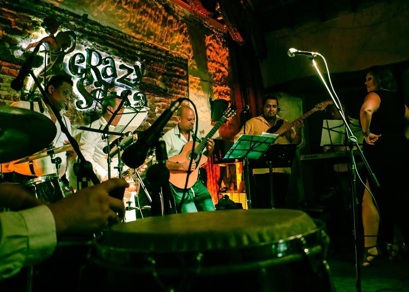 Salsa Tour in Cartagena with admission Ticket to Café Havana