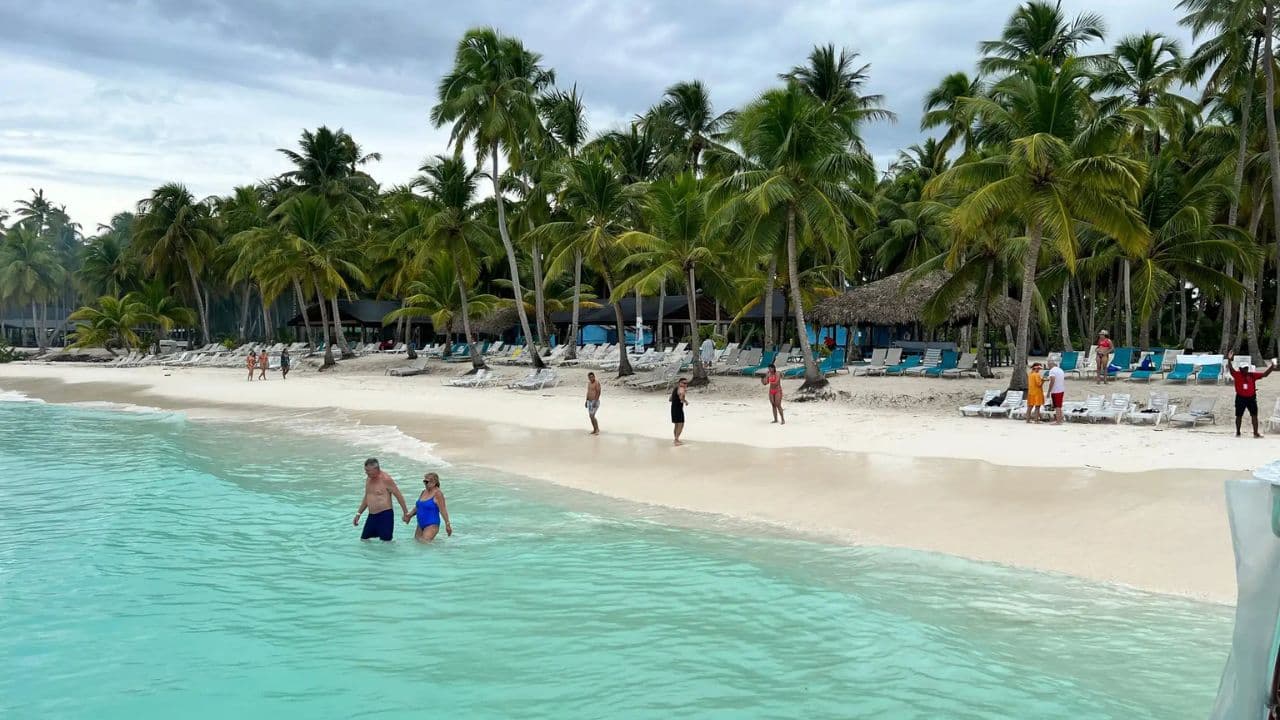 Saona Island Tour with Lunch from Punta Cana
